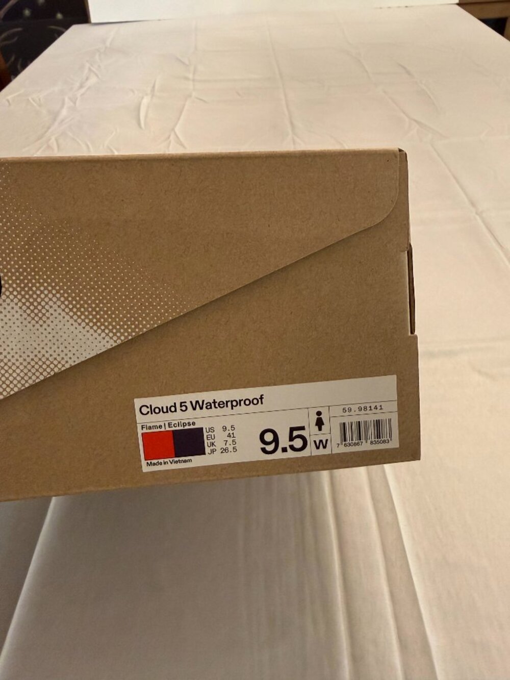 On Running Flame/Eclipse On Cloud 5 Waterproof Women's 9.5 New in Box! - Picture 2 of 4